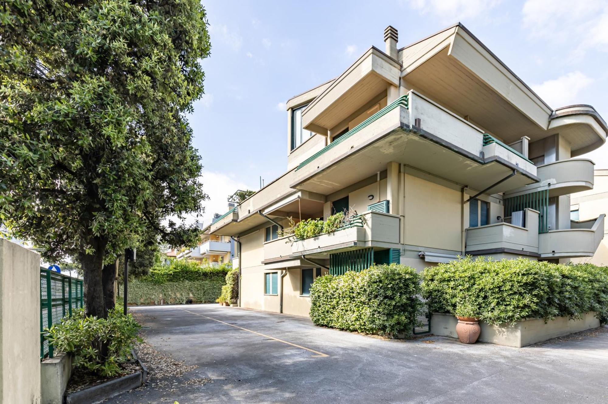 Two-Levels Apartment With Terrace And Parking Viareggio Kültér fotó